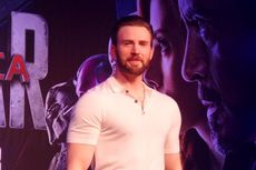 Selama Pandemi Corona, Chris Evans Banyak Leha-leha di Rumah Bersama Anjingnya