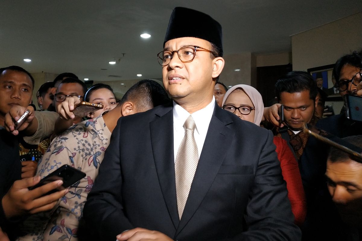 Gubernur DKI Jakarta, Anies Baswedan setelah menghadiri pelantikan anggota DPRD DKI periode 2019-2024 di Gedung DPRD DKI Jakarta, Senin (26/8/2019).