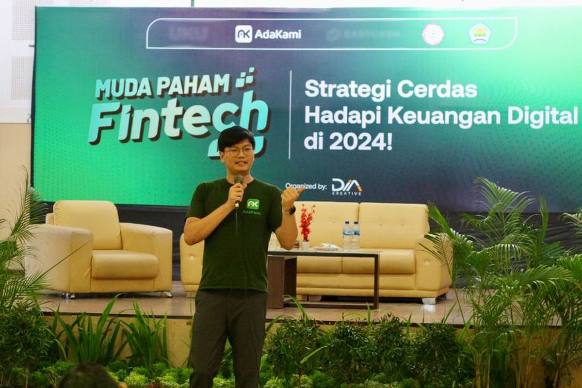 Brand Manager PT Pembiayaan Digital Indonesia (AdaKami) Jonathan Kriss meminta masyarakat untuk lebih berhati-hati saat akan mengajukan pinjaman. Pihaknya juga mendorong masyarakat hanya mengakses channel-channel resmi. 