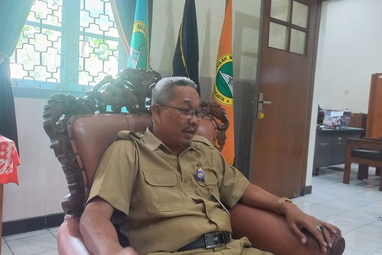 Kepala Sekolah SMKN 3 Kota Yogyakarta saat ditemui di ruangannya, Senin (3/7/2023)