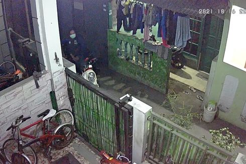 Buntuti Perempuan hingga ke Rumah, Seorang Pria Masturbasi di Dekat Motor Korban