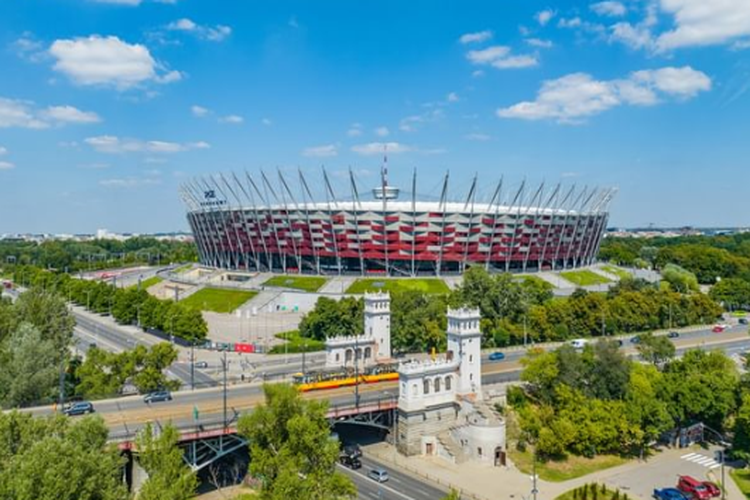 Stadion PGE Norodowy atau yang dikenal sebagai National Stadium, Polandia. 