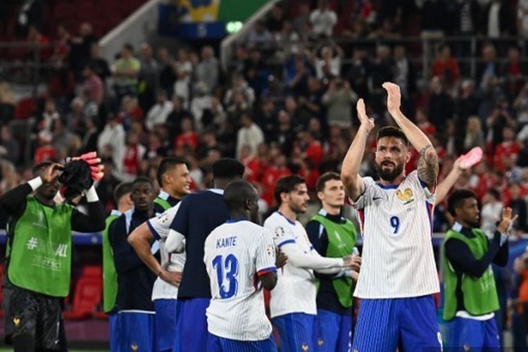 Penyerang Perancis, Olivier Giroud, merayakan kemenangan timnya setelah mengalahkan Austria di Duesseldorf Arena pada 17 Juni 2024. Berikut prediksi skor dan susunan pemain Belanda vs Perancis.