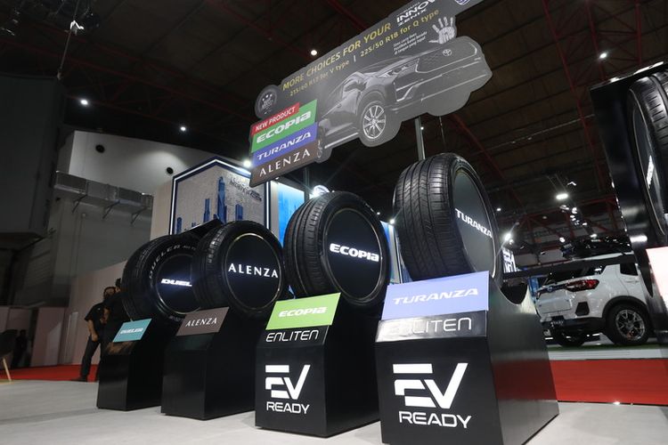 Ecopia EP300 ENLITEN hadir dalam 2 ukuran baru untuk Innova Zenix Tipe V dan Q. 