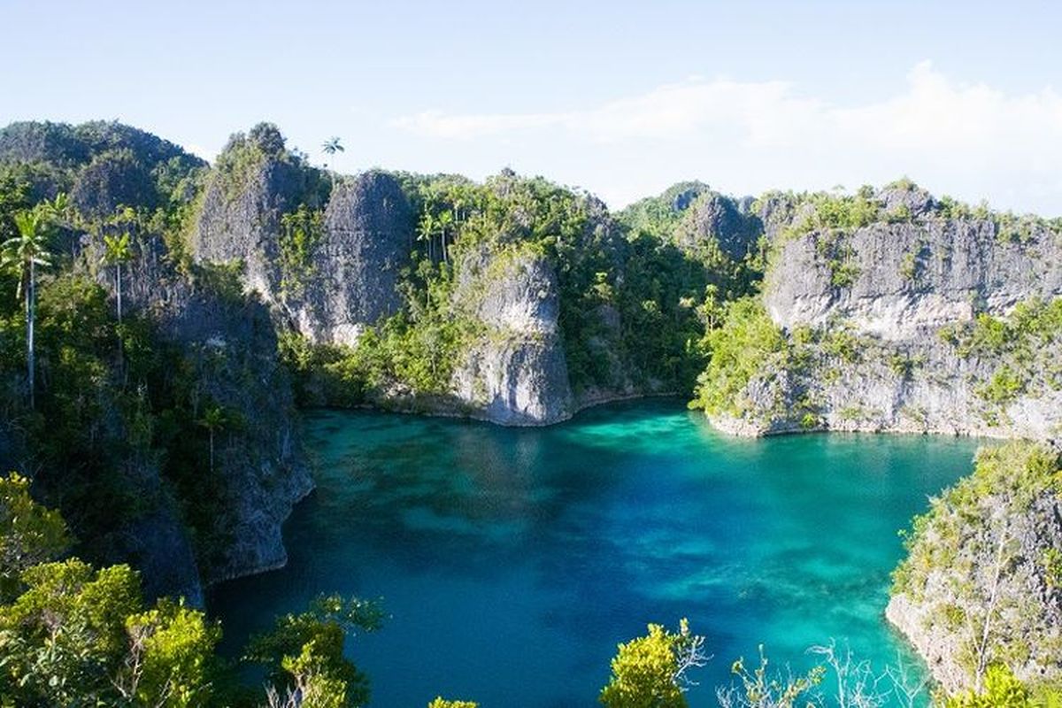 Telaga Bintang, Kabupaten Raja Ampat, Provinsi Papua Barat. 