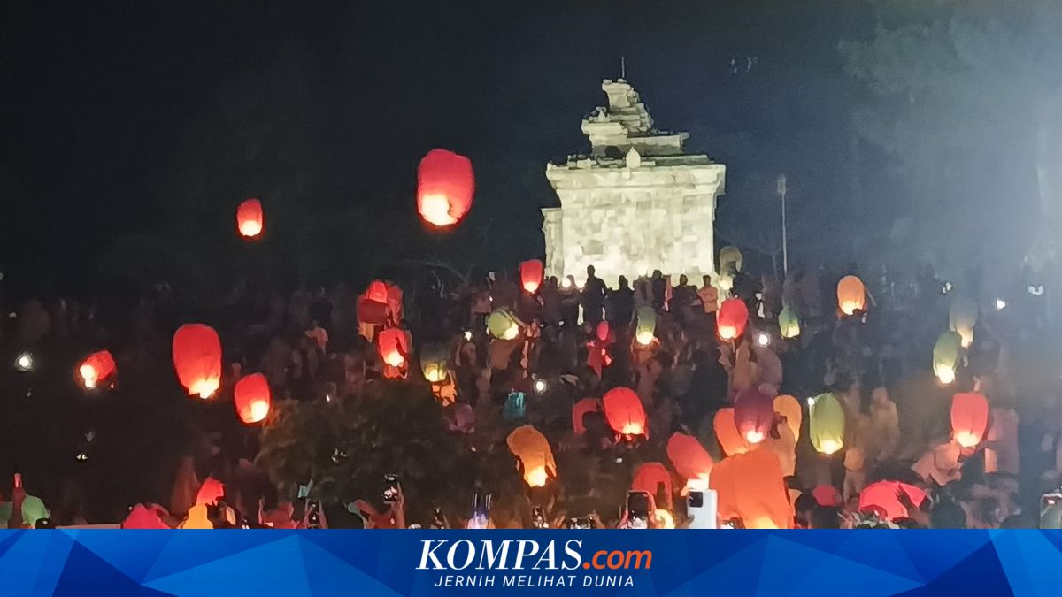 Serunya Menerbangkan Lampion di Tengah Hawa Dingin Pegunungan Gedongsongo