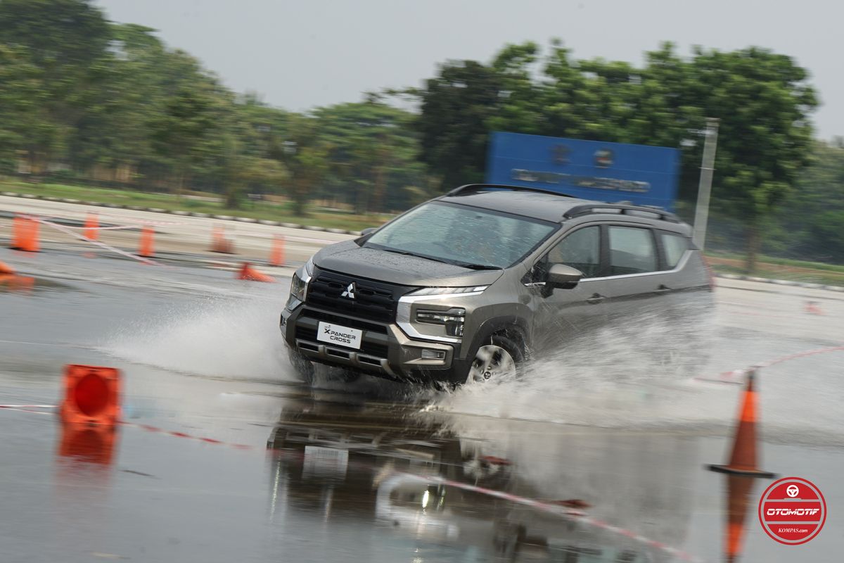 Mitsubishi New Xpander Cross