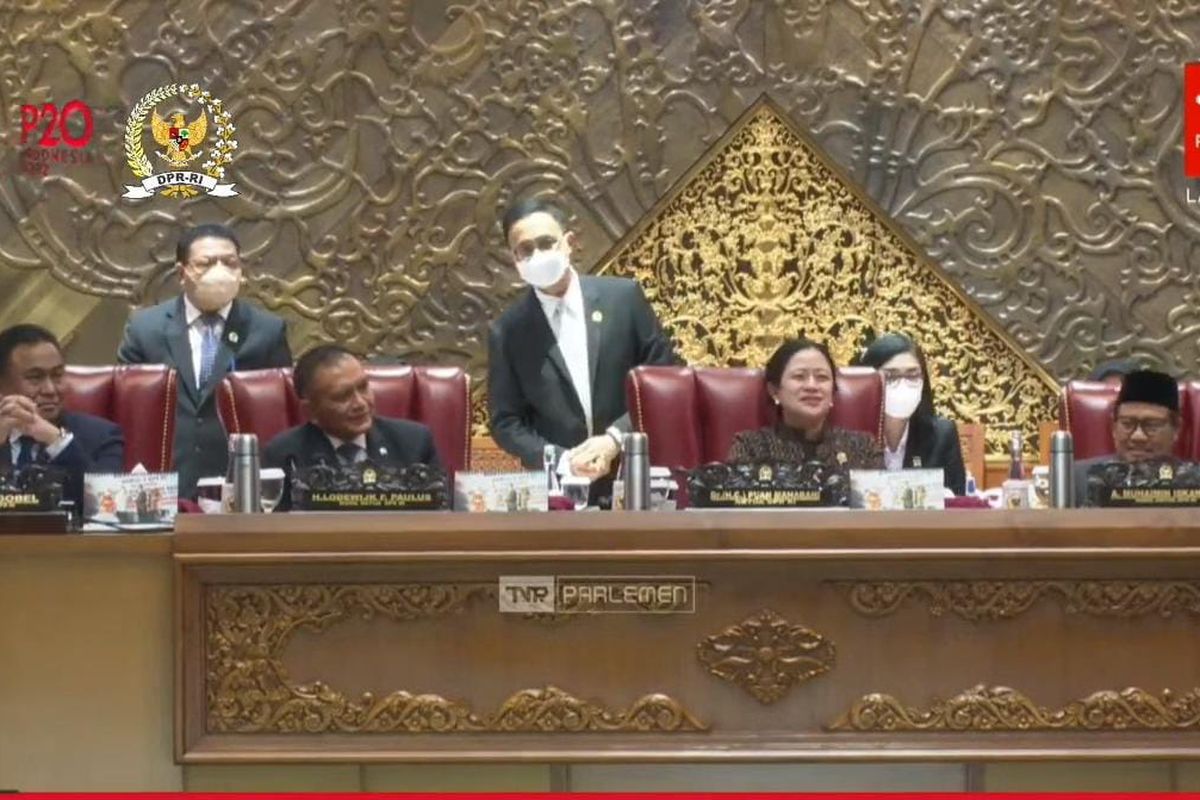 Ketua DPR RI Puan Maharani mendapat kejutan di hari ulang tahunnya saat rapat paripurna di Gedung DPR RI, Senayan, Jakarta, tengah berlangsung, Selasa (6/9/2022). 