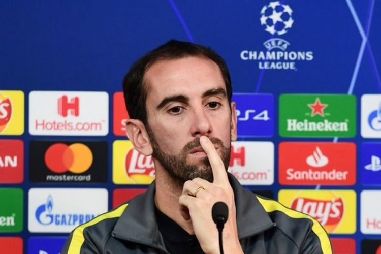 Bek Inter Milan Uruguay Diego Godin merenungkan selama konferensi pers