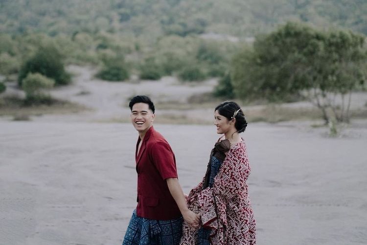 Kaesang Pangarep dan Erina Gudono foto prewedding di Gumuk Pasir Parangkusumo.