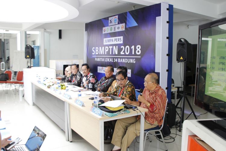 Suasana Konferensi Pers Panitia Lokal (Panlok) 34 Bandung (18/4/2018)