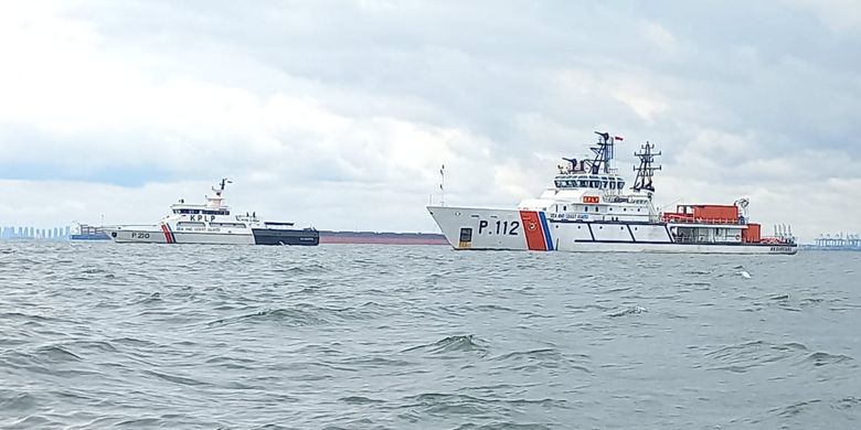 Kapal tanker MT Young Yong yang Kandas di Perairan Batam berhasil dievakuasi Kemenhub. 