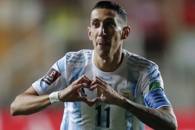 Penyerang timnas Argentina, Angel Di Maria, merayakan gol yang ia cetak ke gawang Chile pada laga Kualifikasi Piala Dunia 2022 di Stadion  Zorros del Desierto, Calama, Chile, pada 27 Januari 2022.