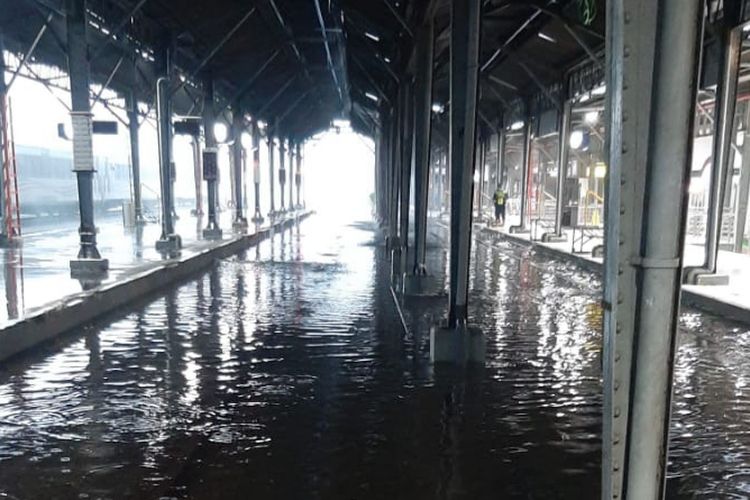 Stasiun kereta api Tawang Semarang