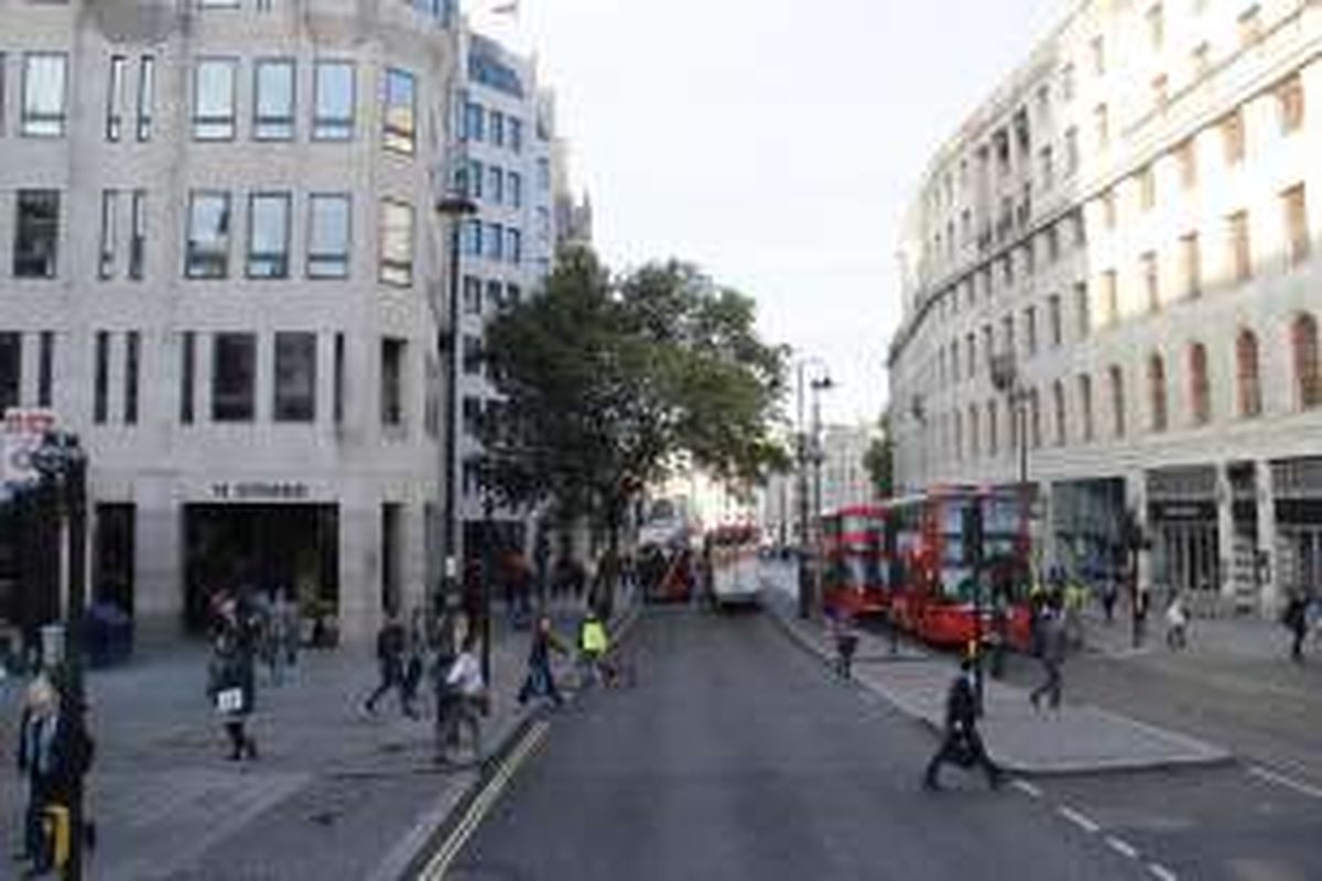 Salah satu sudut kota London, Inggris. Transportasi publik di kota ini saling terintegrasi dengan baik.