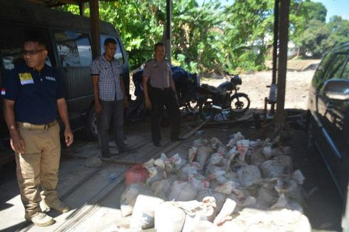 Polisi Tembak Kapal Pengangkut Tiga Ton Batu Cinnabar di Pulau Seram