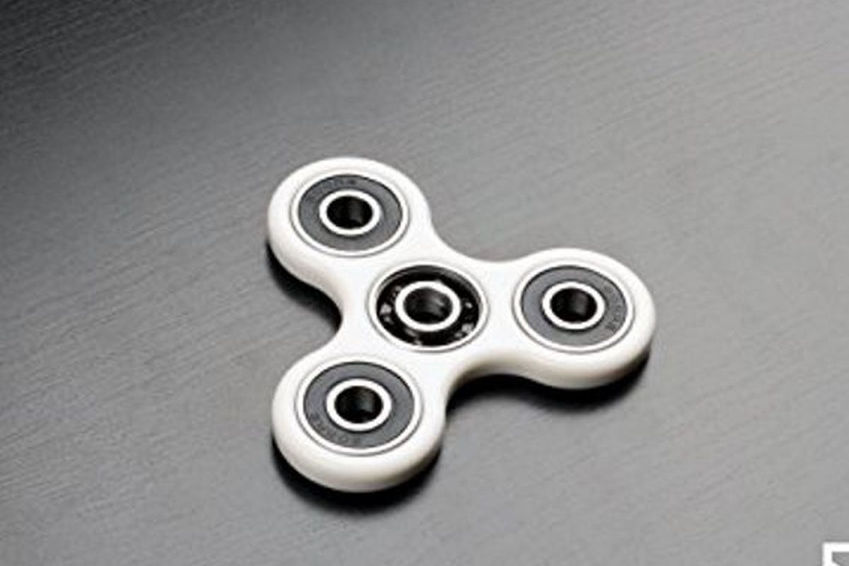 Mainan fidget spinner.