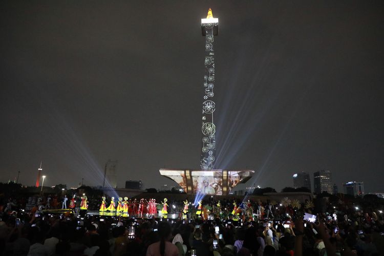 Menyemarakkan Hari Kemerdekaan ke-78 Republik Indonesia, Pemerintah Provinsi DKI Jakarta menyelenggarakan kegiatan Gemilang Silang Monas di Monas sisi selatan. 