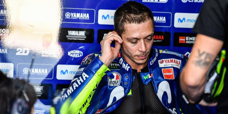 Valentino Rossi memberikan komentarnya soal perkembangan Yamaha yang lambat dibandingkan tim rival.
