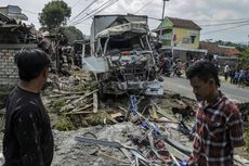 Soal Kecelakaan di Cianjur, Saksi Lihat Truk Hilang Kendali Sebelum Tabrak Motor, Rumah, dan Ruko