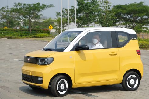 Luhut Ajak Wuling Bangun Ekosistem Mobil Listrik di Indonesia