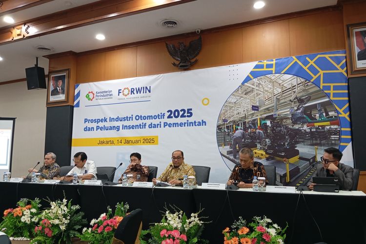 Acara Prospek Industri Otomotif 2025 dan Peluang Insentif yang digelar Forwin, Selasa (14/1/2025).