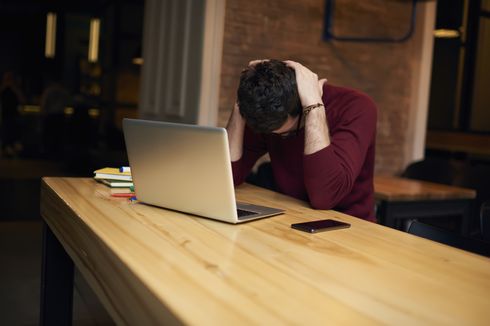 Kerja Terlalu Keras Bisa Picu Burnout, Begini Cara Mencegahnya