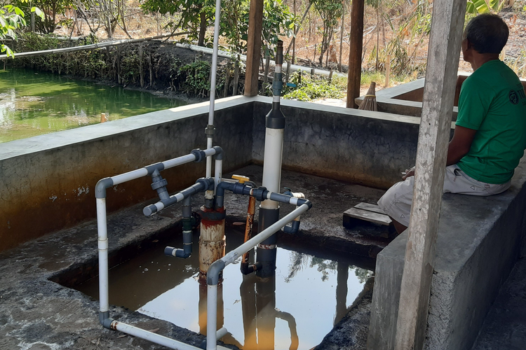 Potensi gas rawa atau biogenic shallow gas (BSG) di Dukuh, Krendowahono, Kecamatan Gondangrejo, Karanganyar, Jawa Tengah, Rabu (11/10/2023).