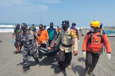 Tim SAR yang Pakai Perahu Jukung Temukan Salah Satu Wisatawan yang Hilang Ditelan Ombak Pantai Glagah