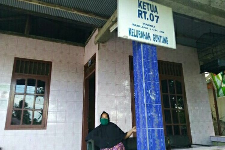 Kasnawati warga RT 07 Kelurahan Guntung, Bontang, Kalimantan Timur, saat ditemui Kompas.com, Minggu (29/3/2020).