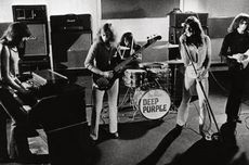 Kilas Balik Aksi Panggung Deep Purple di Indonesia pada 1975