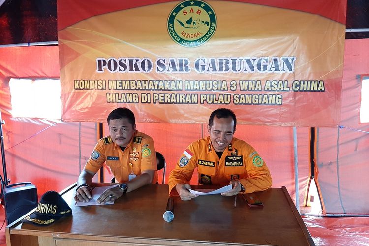 Basarnas Banten menggelar konferensi pers mengenai temuan jenazah yang diduga WN China yang hilang di Pulang Sangiang, Banten di Pelabuhan Merak, Senin (11/11/2019).