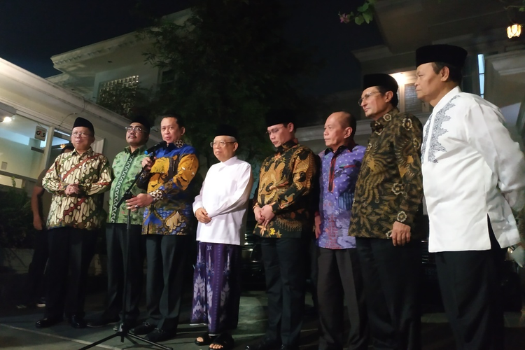 Wakil Presiden terpilih Maruf Amin bersama pimpinan MPR di di Jalan Situbondo, Menteng, Jakarta, Selasa (15/10/2019).