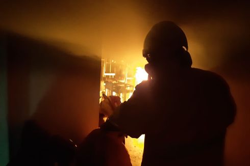 Gas Bocor, Dapur Restoran Pagi Sore Kemang Terbakar