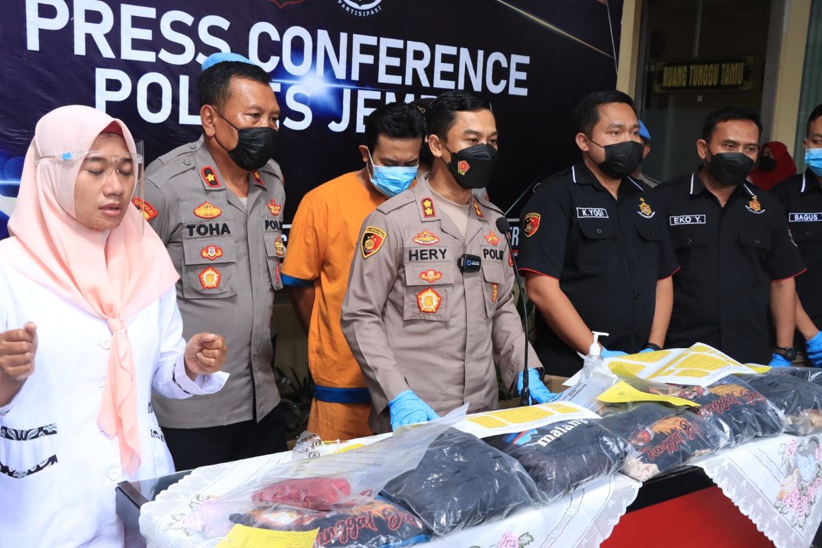 Nur Hasan, ketua tunggal jati nusantara menjadi tersangka dalam kasus ritual maut yang menewaskan 11 orang