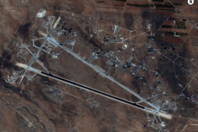 Foto satelit pangkalan udara Al Shayrat di Suriah sebelum serangan rudal AS (Foto: Dephan AS)
