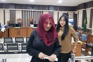 Terdakwa Korupsi Fadia Arafiq Menangis Saat Baca Pleidoi: Saya Kecewa dengan Keadaan