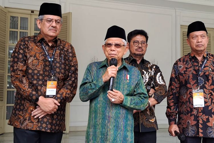 Wakil Presiden Ma'ruf Amin memberikan keterangan pers di Istana Wakil Presiden, Jakarta, Jumat (3/3/2023).