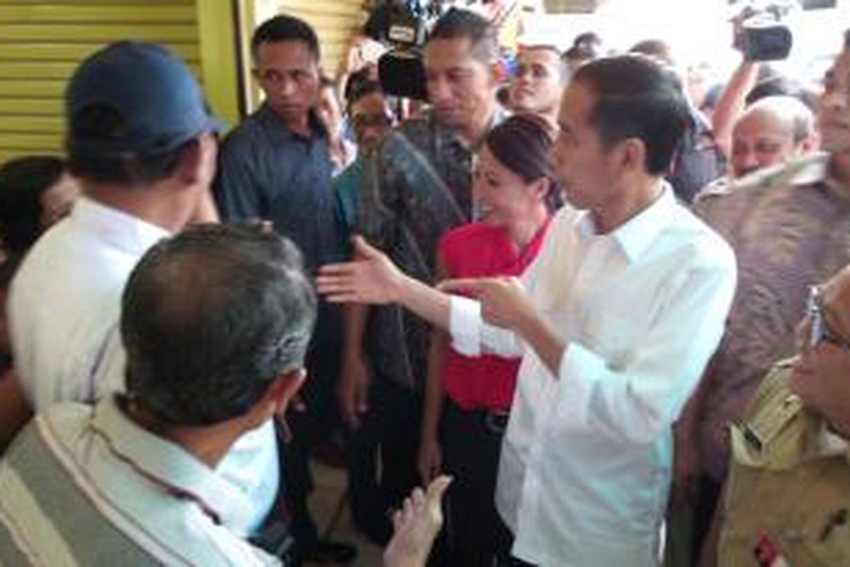 Gubernur DKI Jakarta Joko Widodo saat blusukan ke Lokbin B Koja, Jakarta Utara, Selasa (23/9/2014).