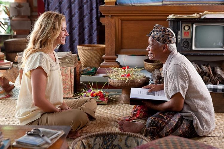 Julia Roberts dalam film Eat Pray Love yang dirilis pada 2010.