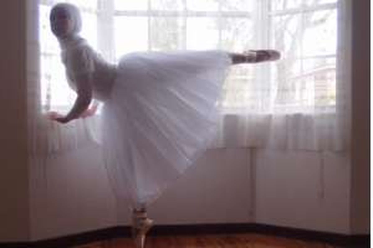 Stephanie Kurlow memiliki cita-cita untuk menggapai mimpi sebagai balerina berhijab pertama di dunia. 