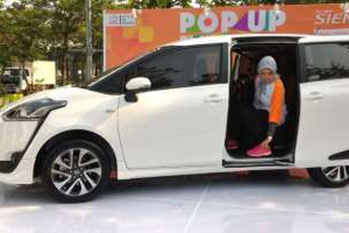 Toyota Sienta disukai wanita berhijab ini