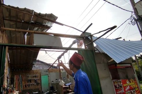 Angin Puting Beliung Sapu Rumah, Warung, dan Ternak Kambing di Kapetakan Cirebon