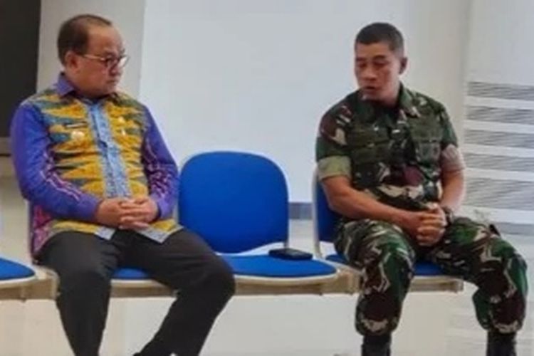 Bupati Tabalong, Anang Syakhfiani bersama Kasrem Antasari Kolonel Inf Iwan Rosandriyanto bertemu untuk membicarakan persiapan kedatangan Jokowi di Kabupaten Tabalong. 