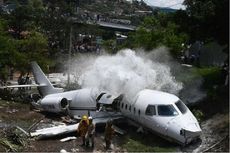 Tergelincir di Bandara Honduras, Badan Pesawat Jet Terbelah
