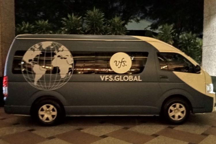 Kendaraan visa keliling dari VFS Global