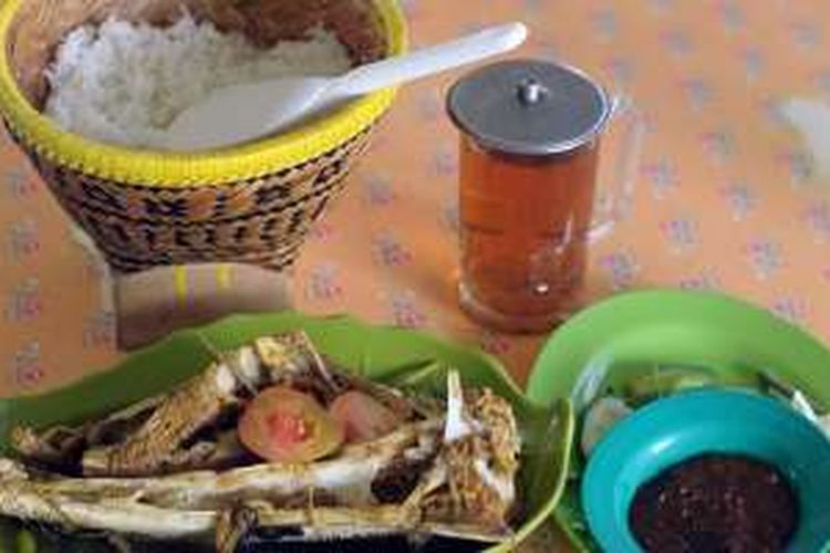 Menu lengkap Gombyang manyung.