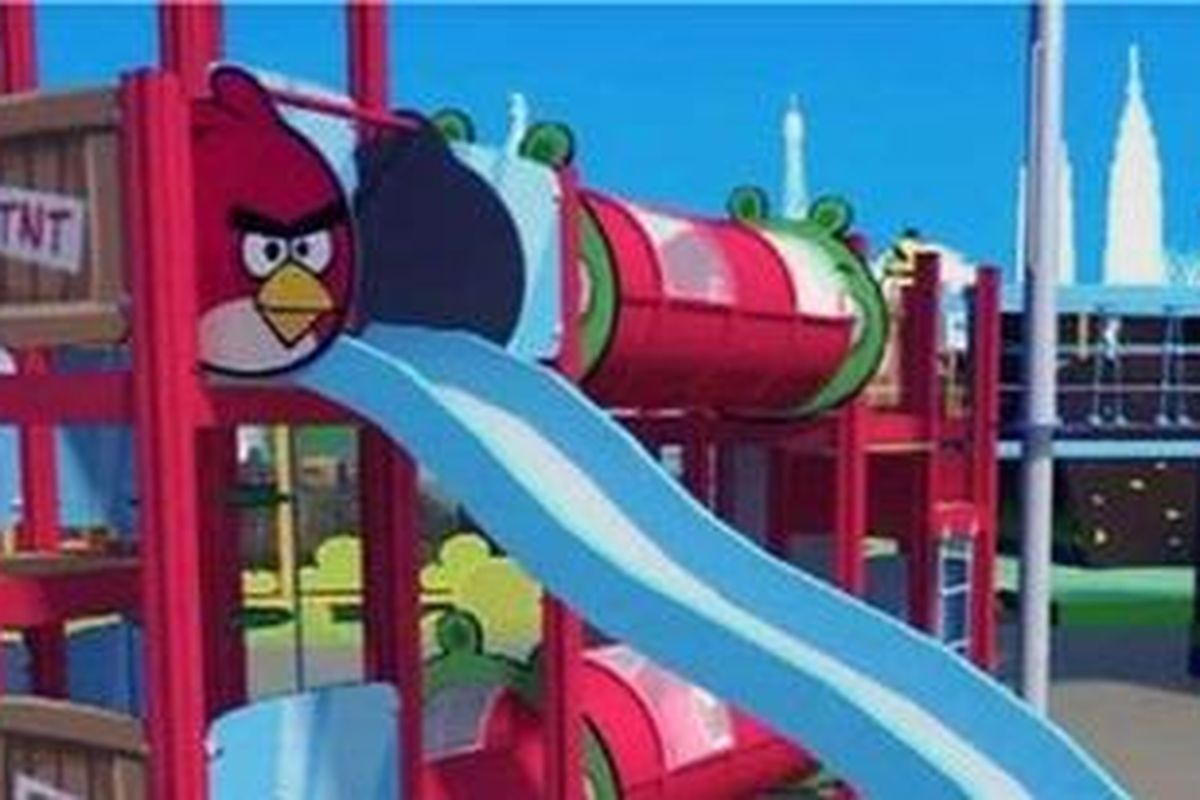 Masalah keselamatan menjadi perhatian utama dalam pembangunan taman Angry Birds. 