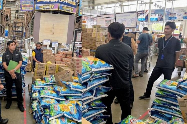 Beras Premium Kosong Sebulan di Ritel Lampung, Pembelian Dibatasi