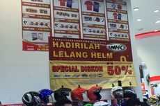 Lelang Helm Motor di Jakarta Fair 2017